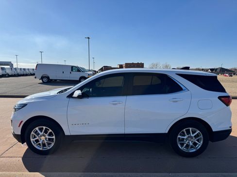 Used 2023 Chevrolet Equinox LT w/ Driver Convenience Package image 6