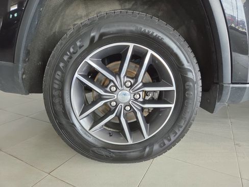 Used 2018 Jeep Grand Cherokee Limited AWD/4WD image 10