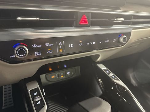 New 2025 Kia Sorento SX image 24