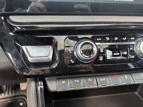 Used 2024 GMC Sierra 1500 AT4 w/ AT4 Preferred Package image 27