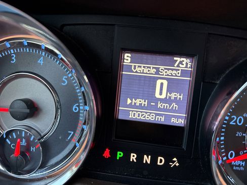 Used 2013 Chrysler Town & Country Touring-L w/ Entertainment Group #2 FWD image 44
