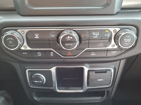 Used 2023 Jeep Wrangler Sport image 26