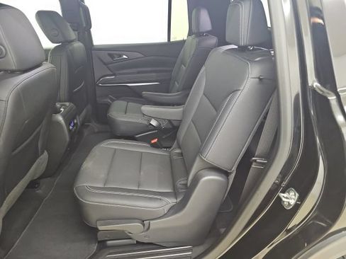 Used 2025 Chevrolet Traverse LT AWD/4WD image 3
