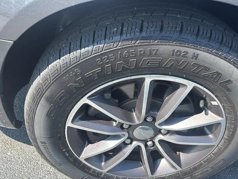 Used 2017 Dodge Grand Caravan SXT FWD image 32