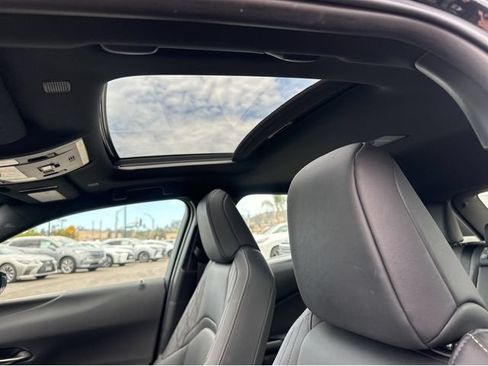 Used 2024 Lexus UX 250h FWD image 7