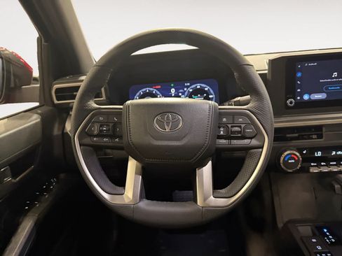 Used 2025 Toyota Tacoma TRD Off-Road AWD/4WD image 13