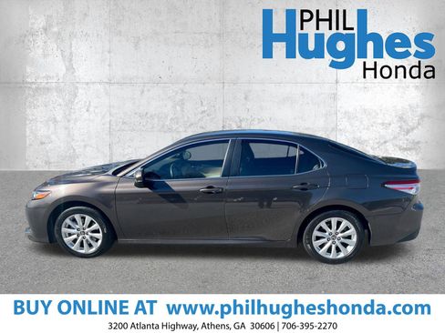 Used 2018 Toyota Camry L image 1