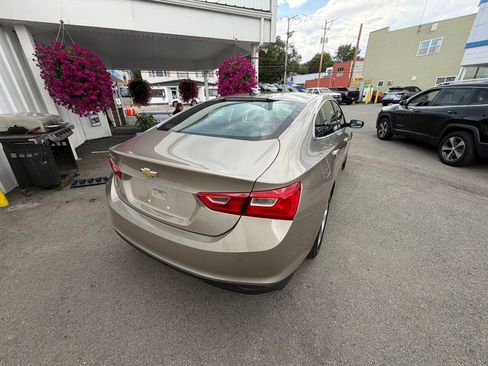 Used 2022 Chevrolet Malibu LS w/ Driver Confidence Package II FWD image 5