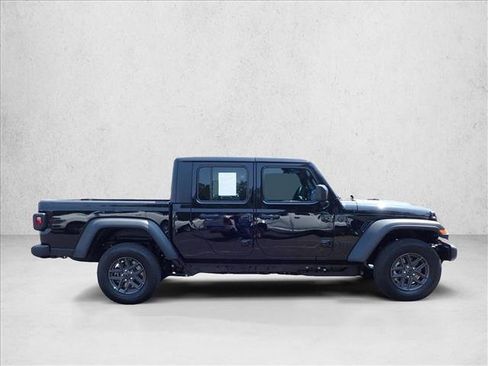 Used 2026 Jeep Gladiator Sport AWD/4WD image 5