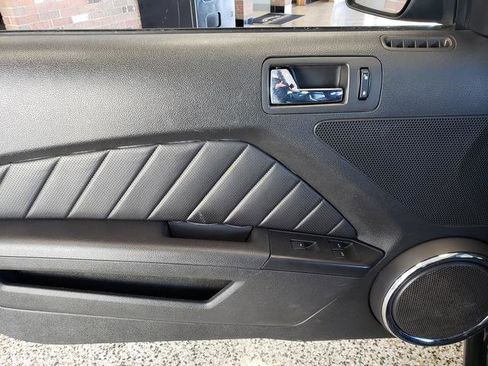 Used 2010 Ford Mustang GT image 12