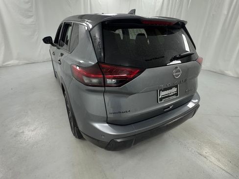 Used 2024 Nissan Rogue SV AWD/4WD image 5