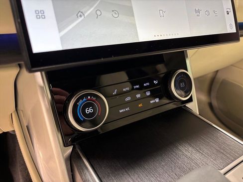 Used 2023 Land Rover Range Rover SE image 16