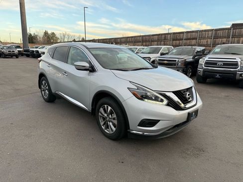 Used 2018 Nissan Murano S image 11