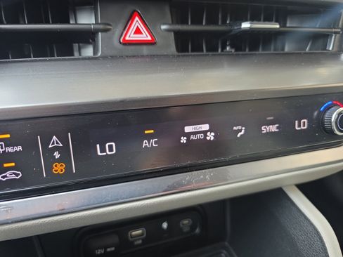 Certified 2025 Kia Sportage EX FWD image 16