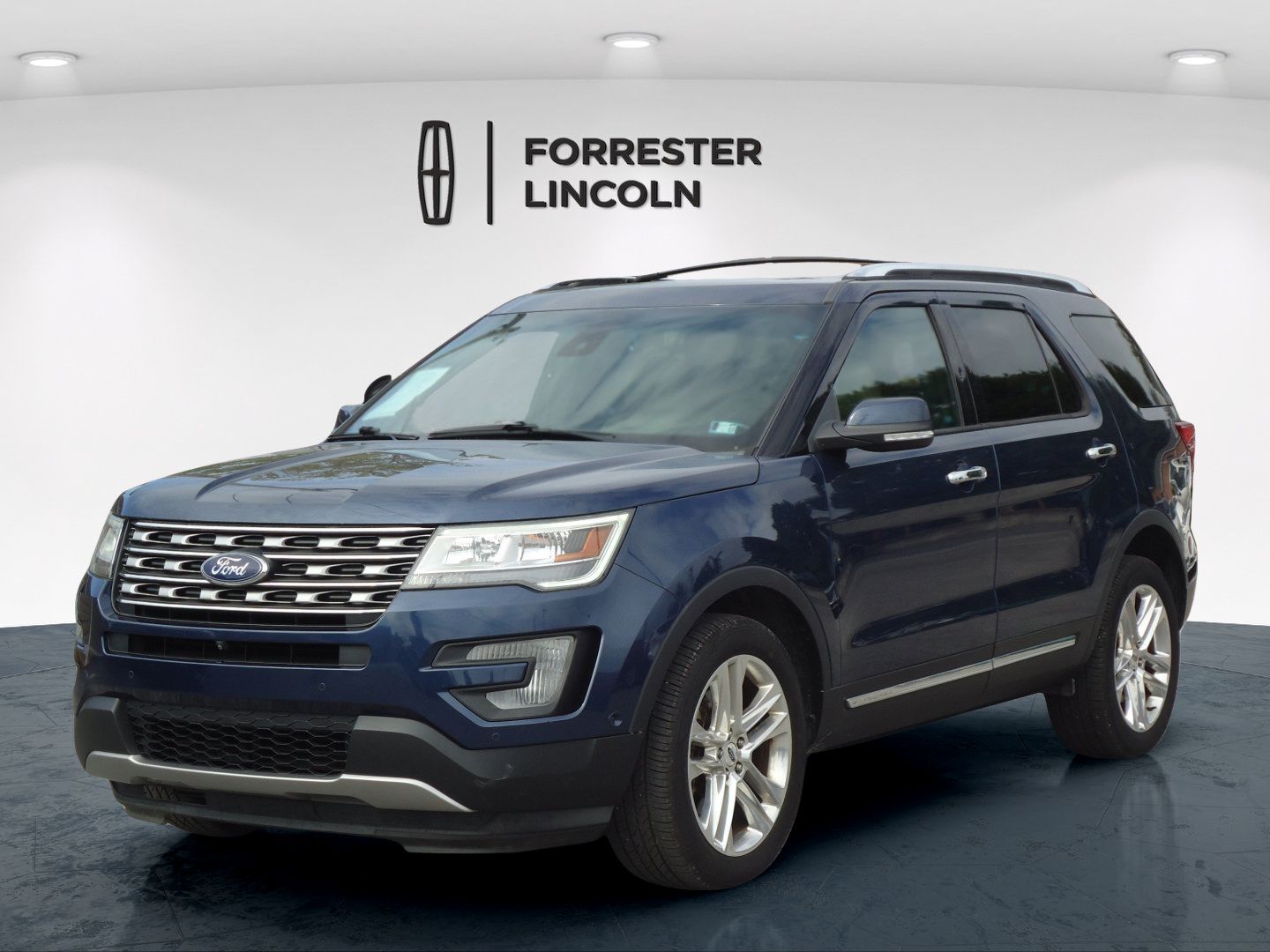 Used 2017 Ford Explorer Limited w/ Equipment Group 301A AWD/4WD image 7