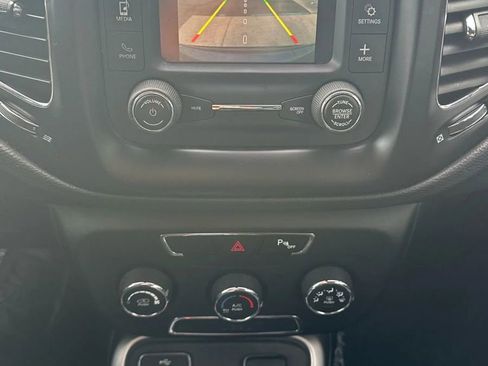 Used 2018 Jeep Compass Latitude w/ Safe & Security Group image 14