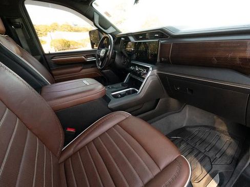 Used 2024 GMC Sierra 2500 Denali Ultimate image 31