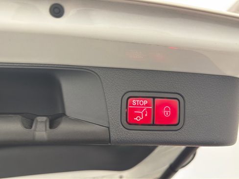 Used 2023 Mercedes-Benz GLB 250 image 31