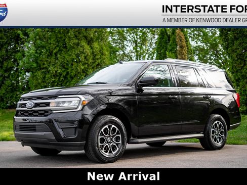 Used 2024 Ford Expedition XLT image 1