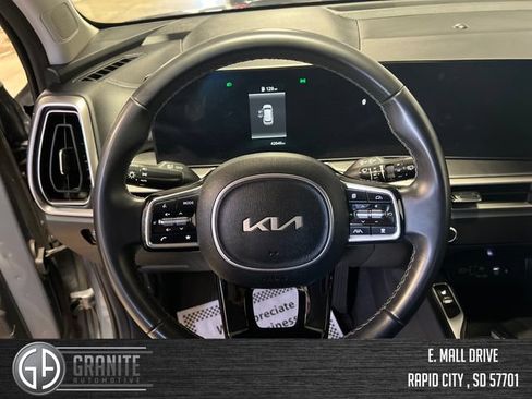 Used 2024 Kia Sorento S FWD image 23