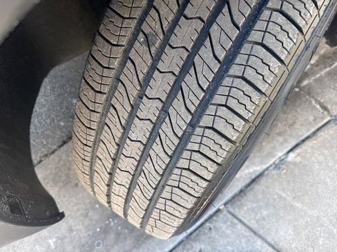 Used 2023 Volkswagen Atlas Cross Sport SE image 9