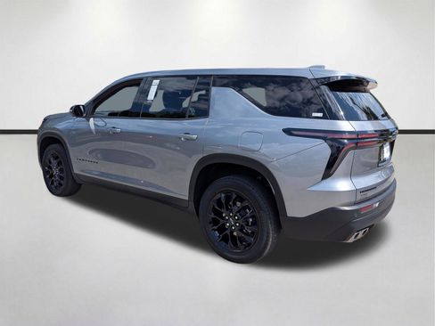 Used 2024 Chevrolet Traverse LS w/ Midnight/Sport Edition FWD image 5