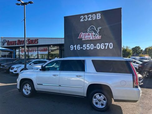 Used 2015 Cadillac Escalade ESV Premium RWD image 6