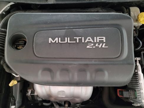 Used 2016 Chrysler 200 S image 30
