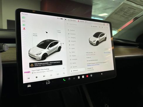 Used 2022 Tesla Model Y Performance image 17