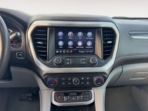 Used 2023 GMC Acadia SLT image 11