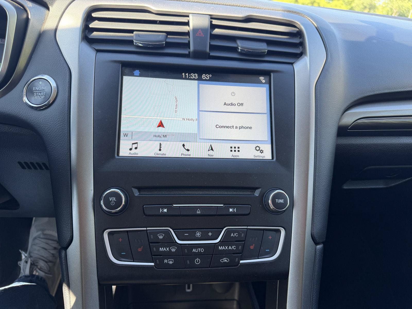 Used 2017 Ford Fusion Energi SE FWD image 19