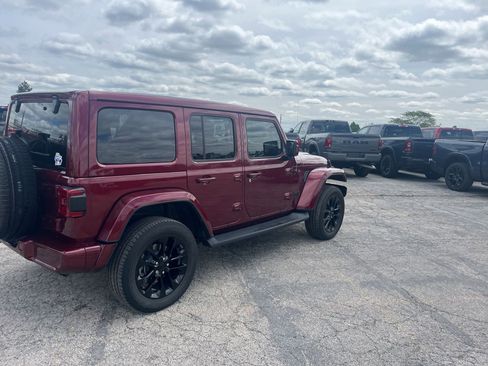 Used 2021 Jeep Wrangler Unlimited Sahara AWD/4WD image 6