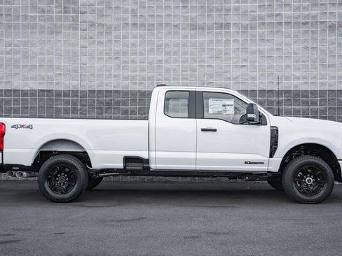 New 2026 Ford F250 Platinum image 4