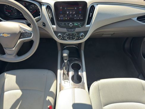 Used 2024 Chevrolet Malibu LT FWD image 10