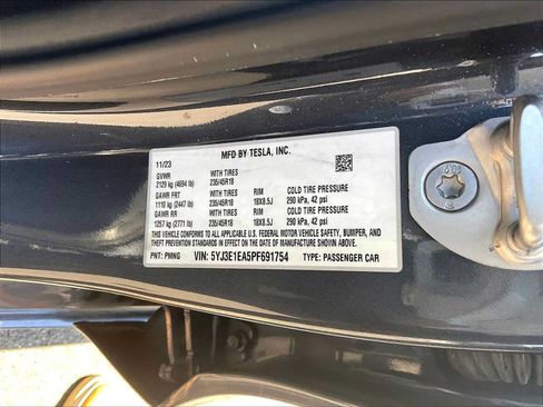 Used 2023 Tesla Model 3 Standard Range RWD image 31