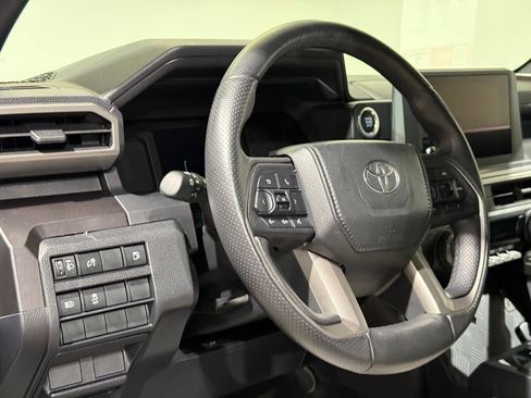 Certified 2025 Toyota 4Runner SR5 AWD/4WD image 17