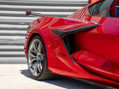 Used 2025 Chevrolet Corvette Z06 w/ Z07 Performance Package image 12