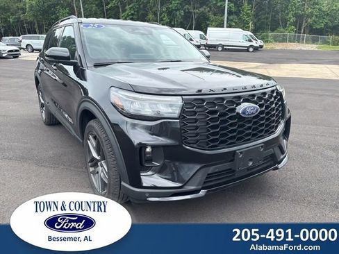 Used 2025 Ford Explorer ST-Line w/ ST-Line Street Pack AWD/4WD image 1