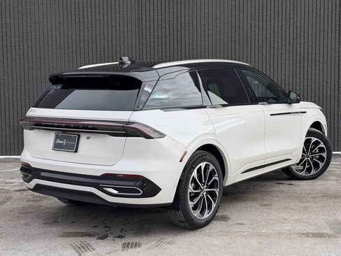 New 2026 Lincoln Nautilus Reserve image 6