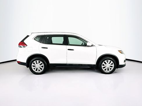 Used 2017 Nissan Rogue S image 10