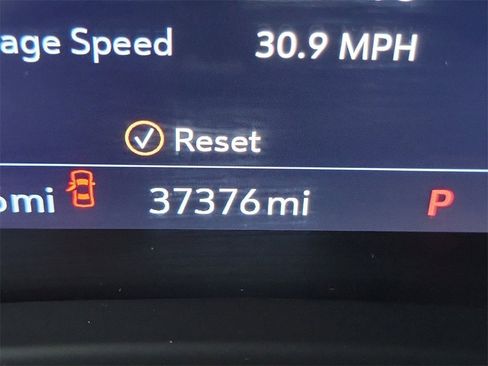 Used 2023 Buick Envision Essence w/ Sport Touring Package image 24