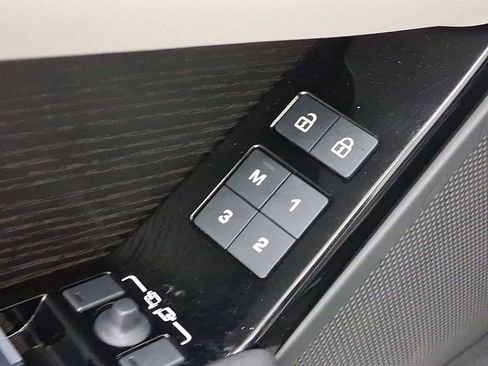 Used 2026 Land Rover Range Rover Velar S image 20