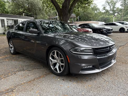 Used 2015 Dodge Charger R/T w/ Plus Group RWD image 7