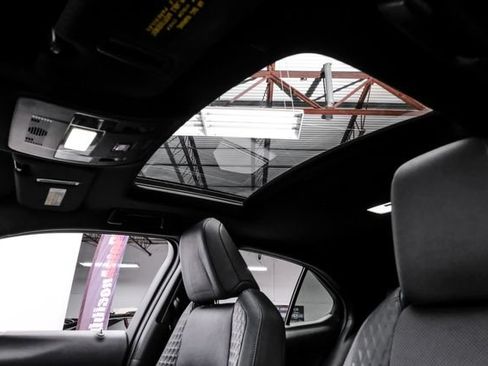 Used 2019 Lexus UX 200 w/ Premium Package FWD image 5