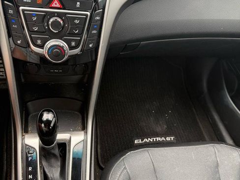Used 2013 Hyundai Elantra GT w/ Touch & Go Pkg FWD image 15