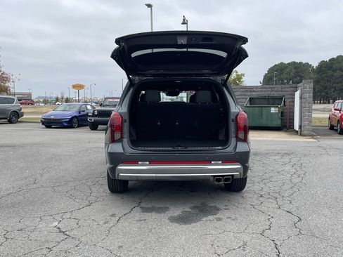 Used 2023 Hyundai Palisade Calligraphy image 7