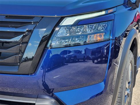 New 2025 Nissan Pathfinder SV w/ Black Appearance Package image 5