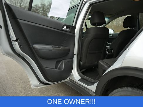 Used 2018 Kia Sportage LX AWD/4WD image 12