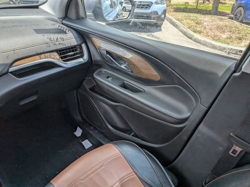 Used 2021 GMC Terrain SLE w/ Driver Convenience Package FWD image 17