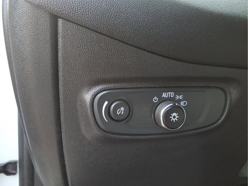 Used 2023 Chevrolet Equinox LT w/ Driver Convenience Package image 16